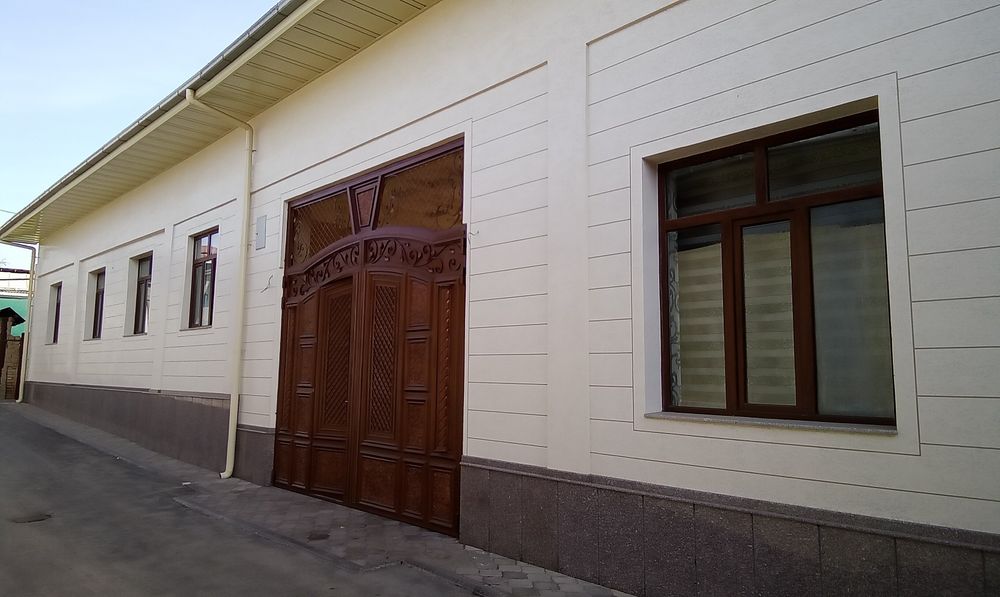 Частный дом в городе.