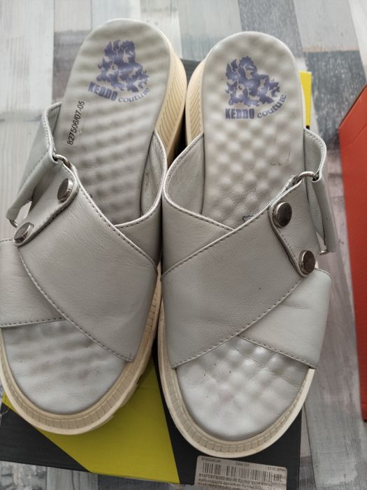 Продам женскую кожаную обувь