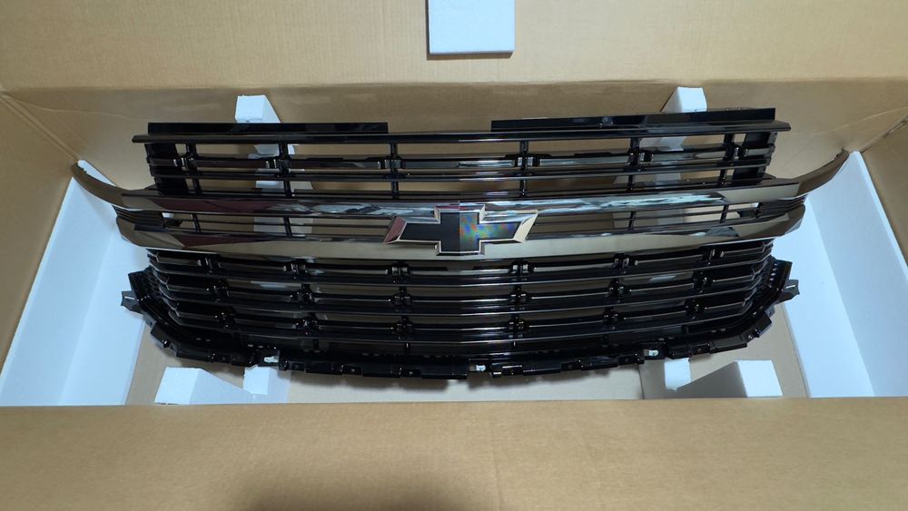 Радиатор Облицовка решётка на Chevrolet Tahoe 2021-