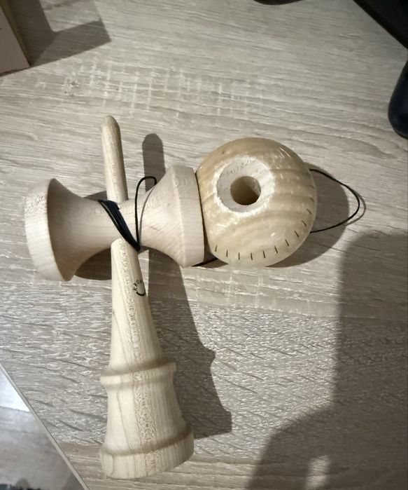 Kendama Krom Gas Cream