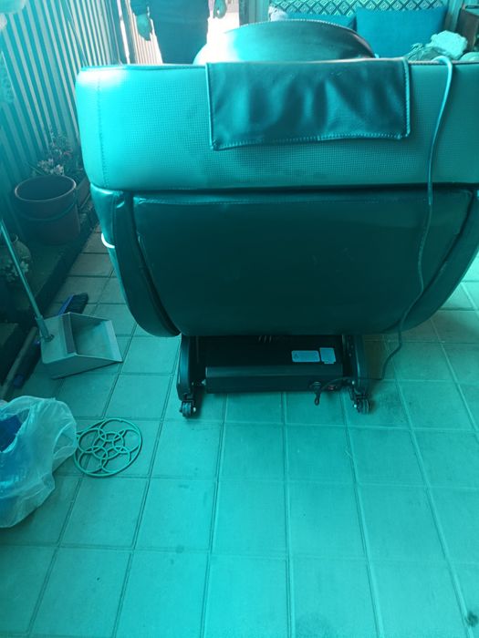 Продам массажное кресло