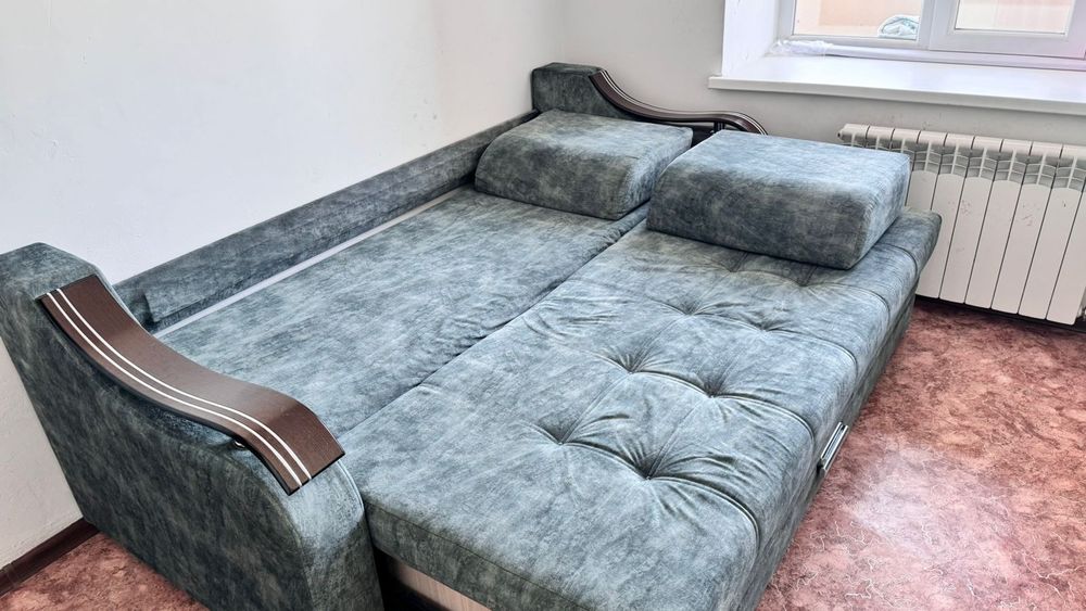 Диван для спальни