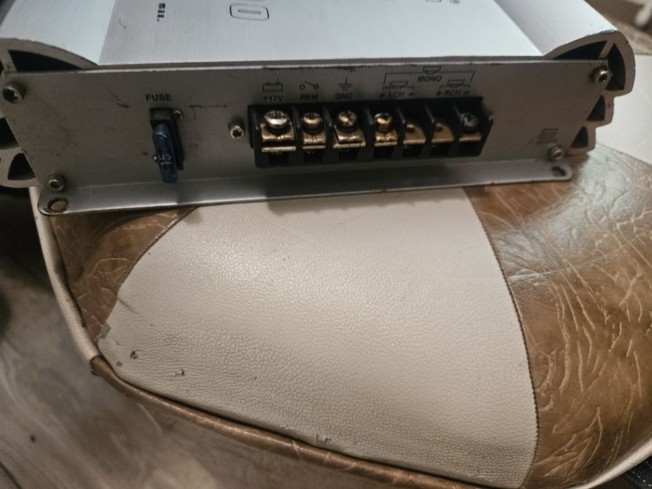 Amplificator auto magnat