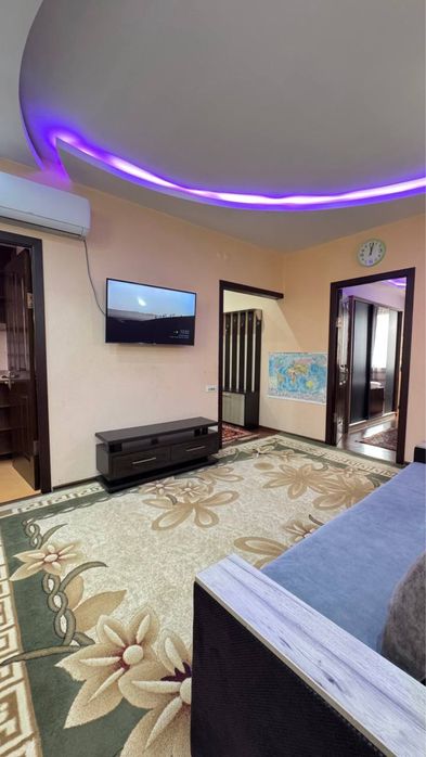 Срочно сдается в аренду 2 ком 3 этаж ор.р тарговый центр