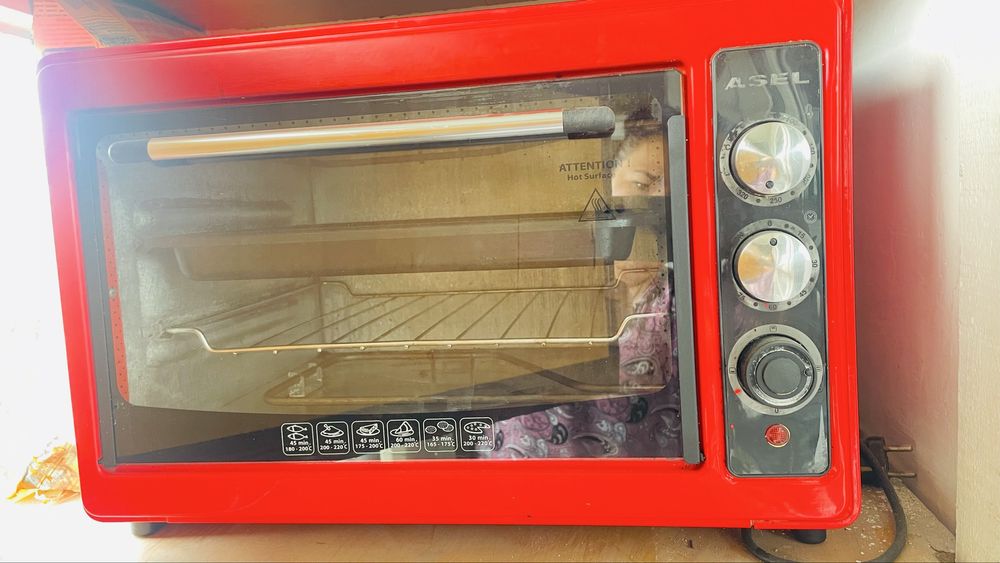 Продаю печь духовка.