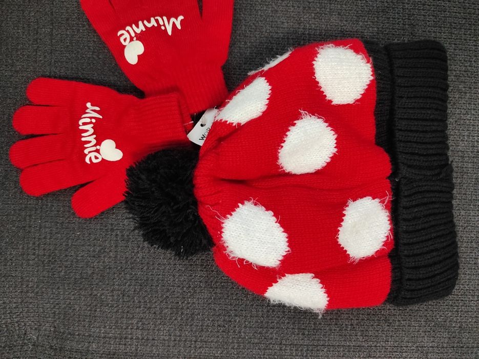 Оригинален  комплект шапка и ръкавици Disney Minnie Mouse 5,6,7 г