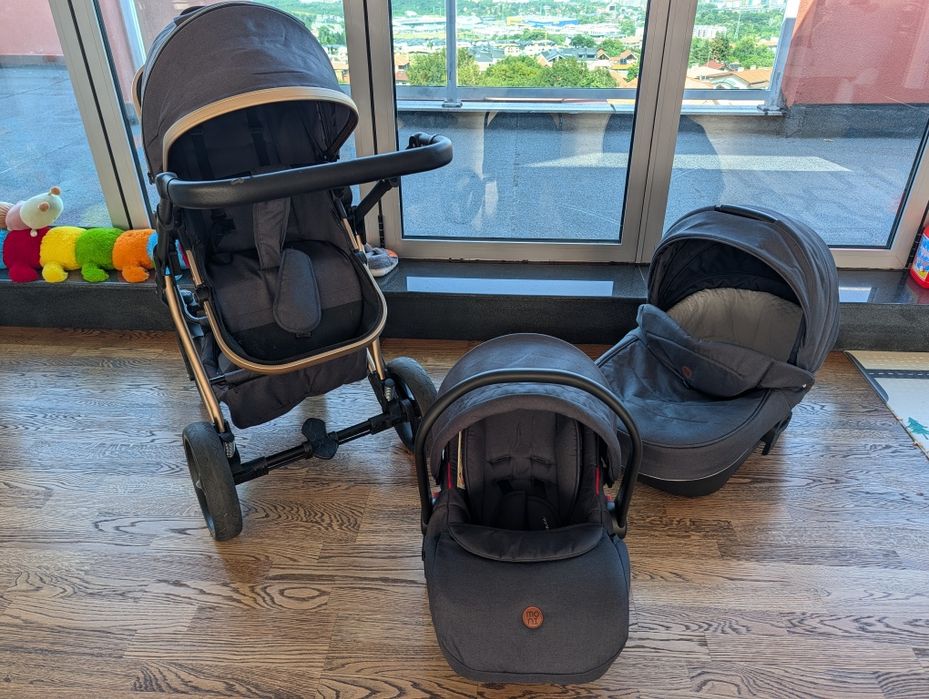 Детска количка Moni Florence 3 в 1 – сива
100 €