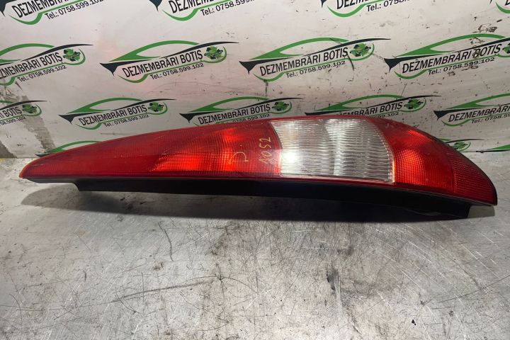 Lampa / Tripla stop dreapta pe aripa Ford Mondeo MK3 (facelift)