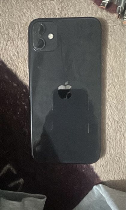 Продам айфон 11