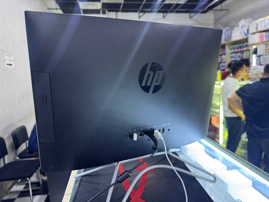 Monoblok sotiladi intel i5 8250U