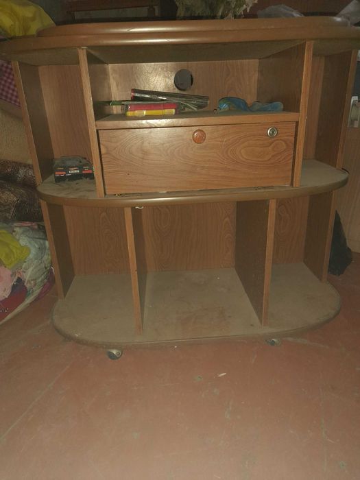 Тумбочку под телевизор