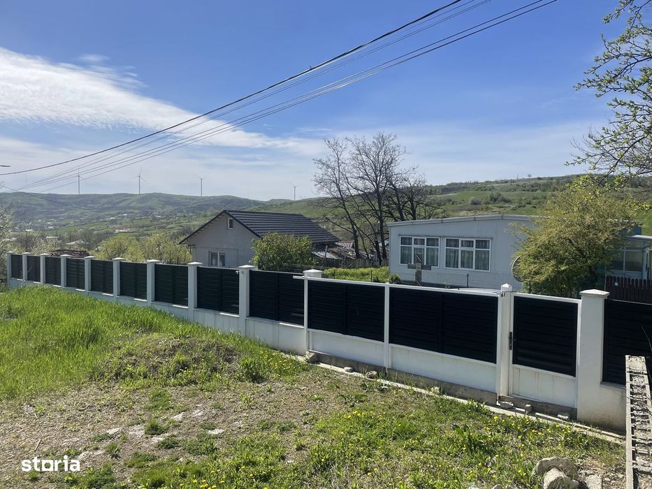Se vinde casa la gri, din caramida, judet/oras Vaslui, sat Corbu