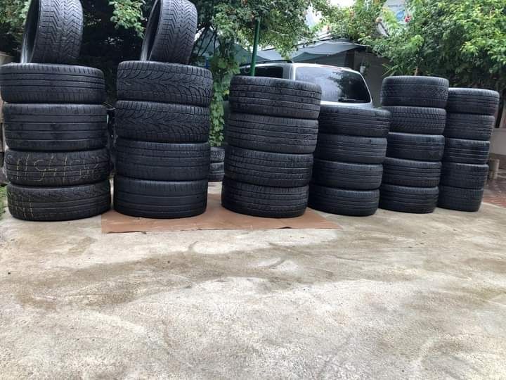 Se vinde anvelopa