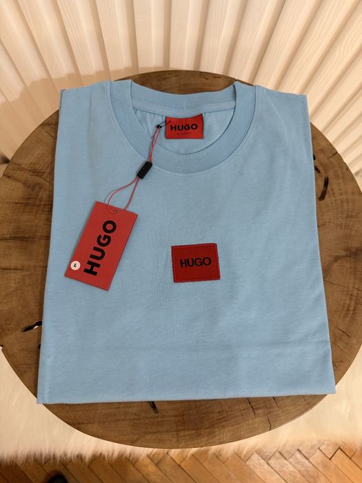 Продавам пуловер и блуза BOSS