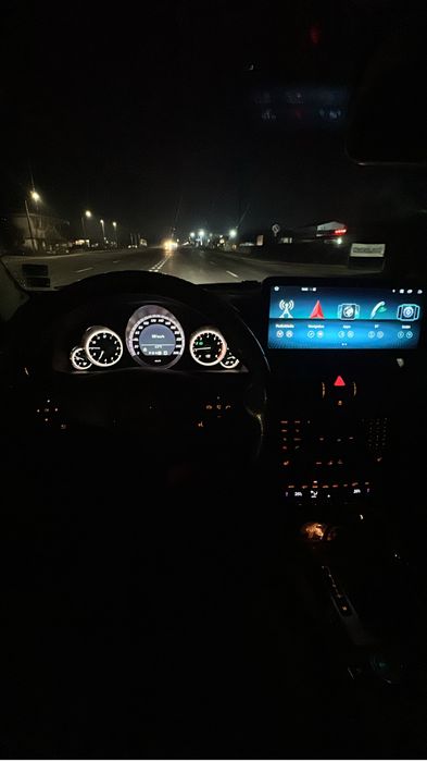 Mercedes E coupe c207 bataie motor!