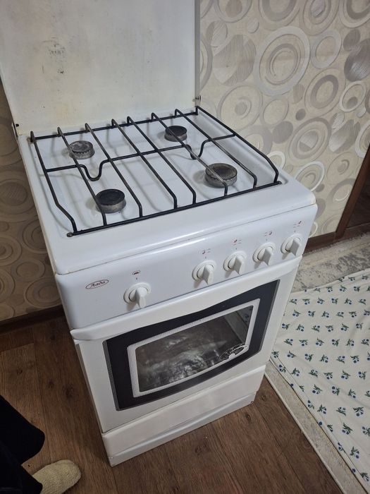 Газплита б/у белого цвета