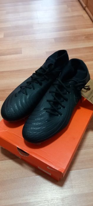 Ghete fotbal Nike Phantom luna 2