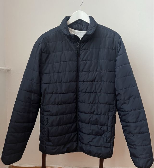 Geaca subtire, bleumarin eleganta cu guler inalta, comoda si usoara, Sinsay, L