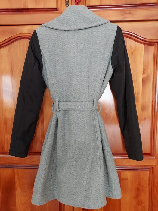 Елегантно вълнено палто