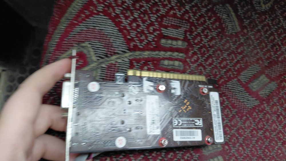 Продам gt210 на 1гб