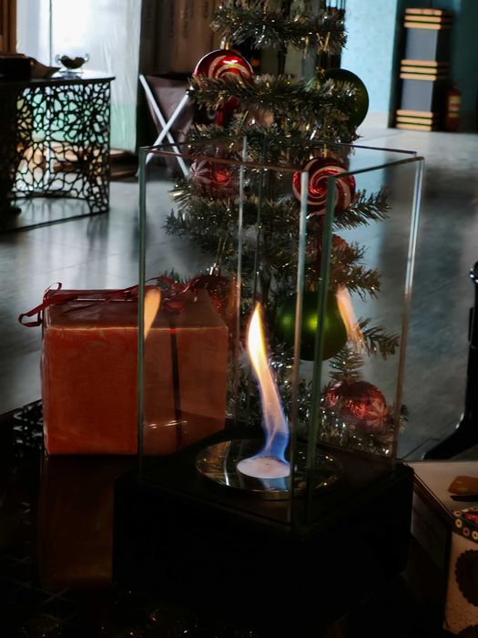 Переносной биокамин на жидком топливе.