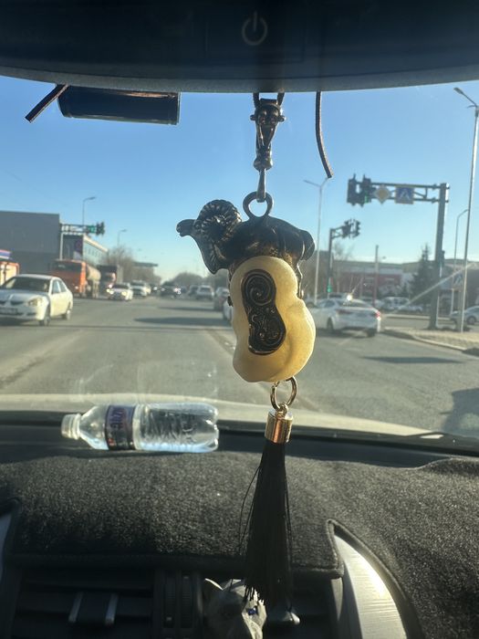 Продам подвески ( брелки)