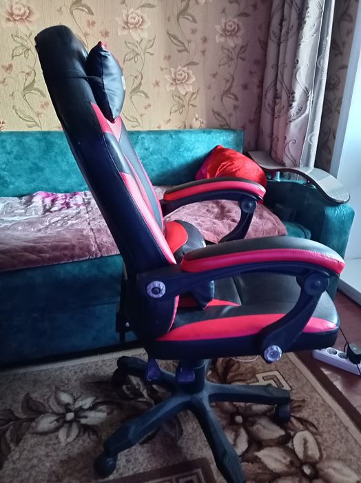 Игровое кресло (б/у)