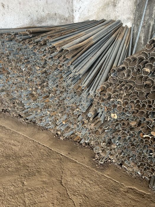 Vand spaleri zincati pentru vie