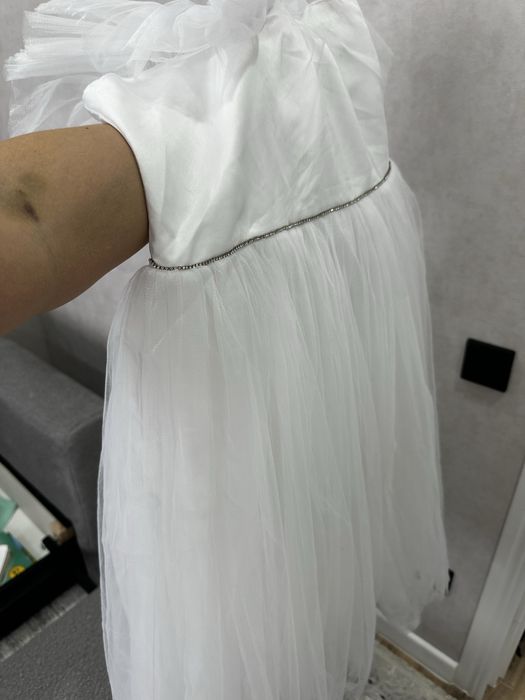 Пышное бальное платье.