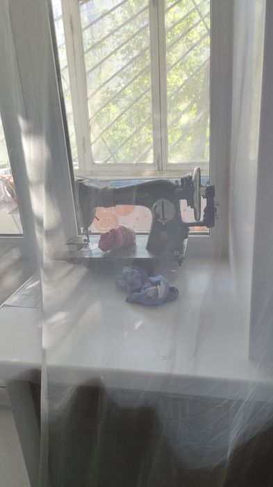 Продам швейную машину