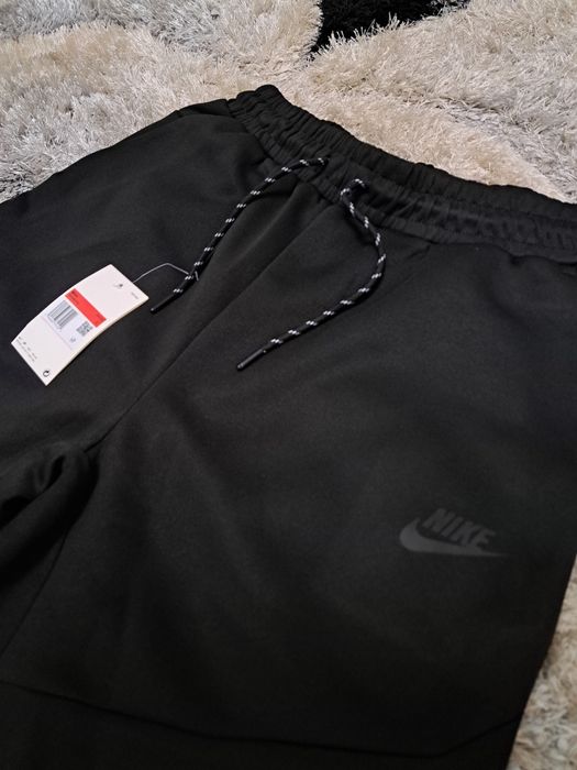 Pantaloni de trening Nike Tech Fleece