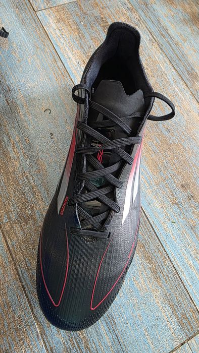 Vand ghete de fotbal F50 Pro purtate o  data. Stare 9.6/10