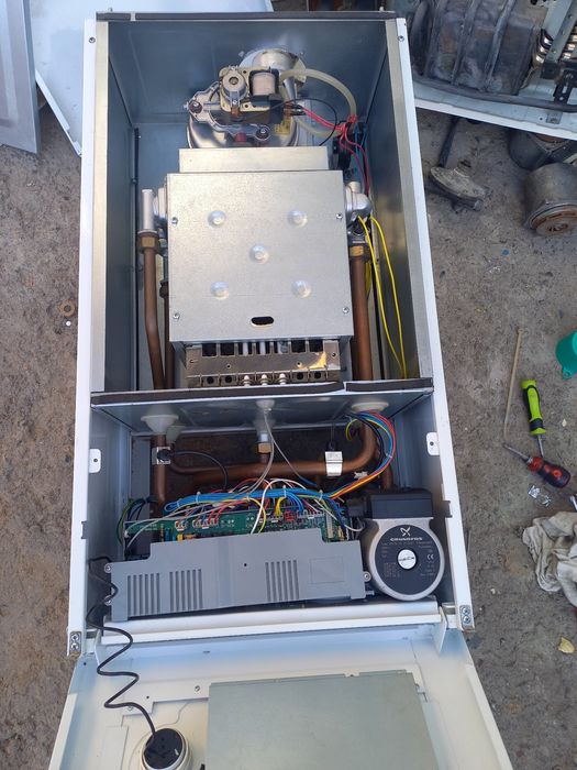 Срочно Продается Котел Газовый двухконтурние 180кв