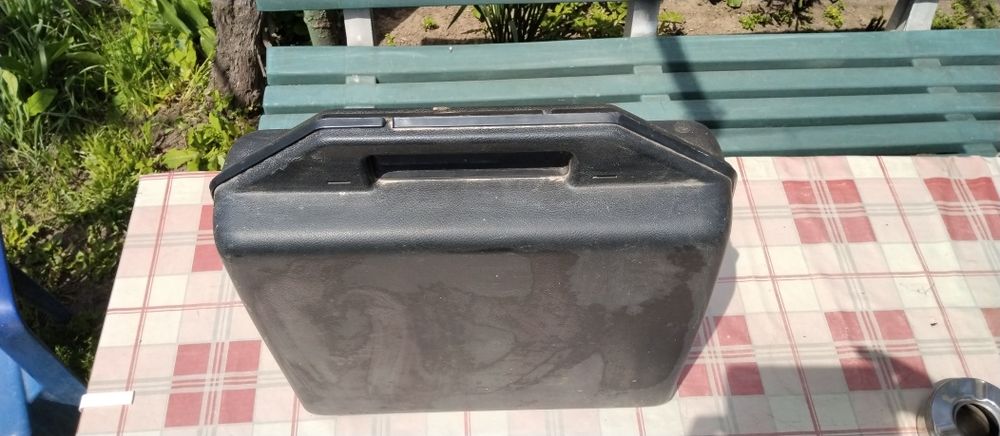 Пишеща българска машина в оригинално куфарче