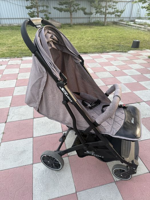 Продам прогулочную коляску