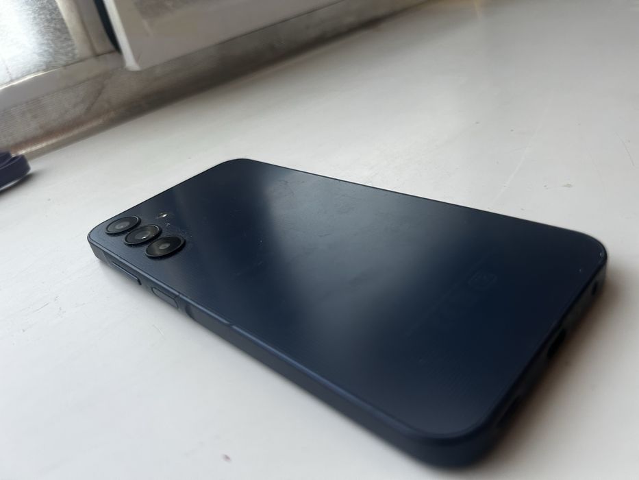 Самсунг а 25 5G.