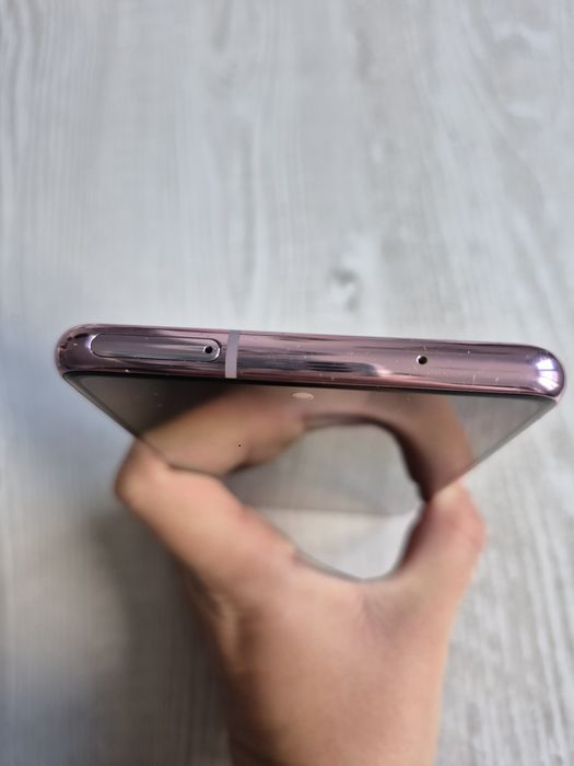 Продавам телефон Samsung S20 fe Самсунг s20fe