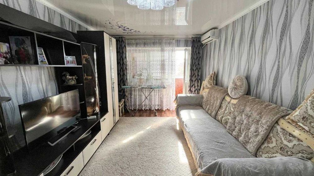 Продам двухкомнатную квартиру в центре Константин Империя