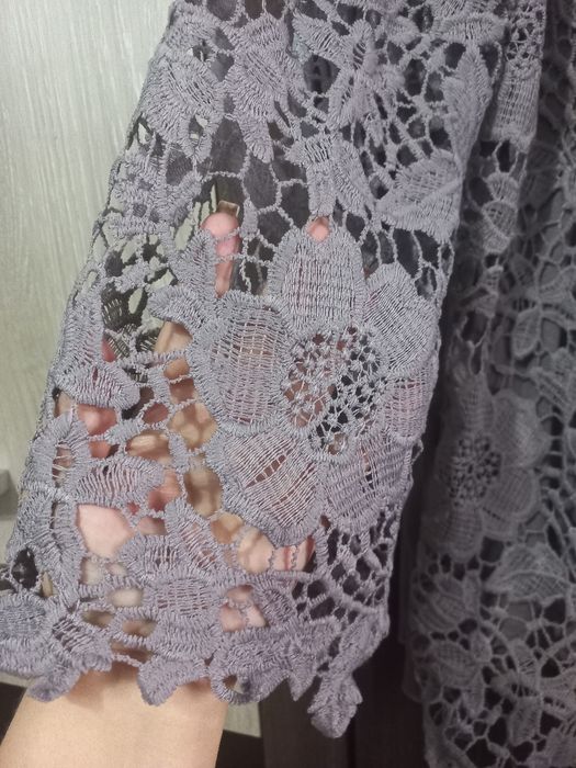 Bluza din dantelă, cu maneca 3/4,semitransparente,.