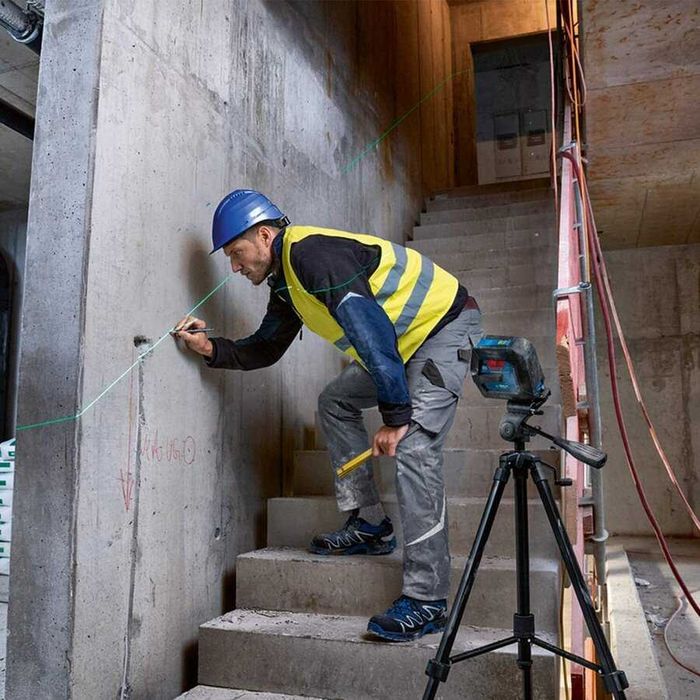 Промоция!Лазерен линеен нивелир GLL 2-15 G + LB 10 + BT 150 Bosch