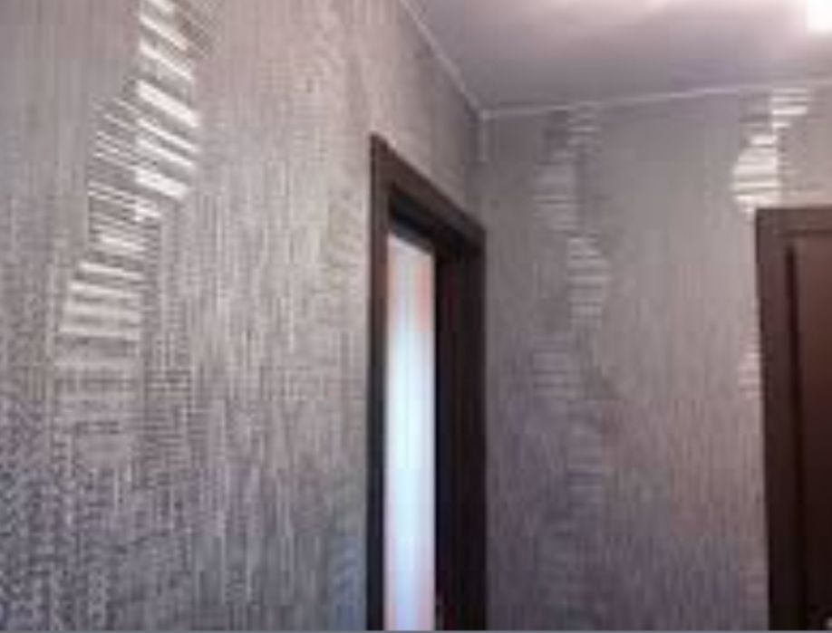 Поклейка обоев. Игорь