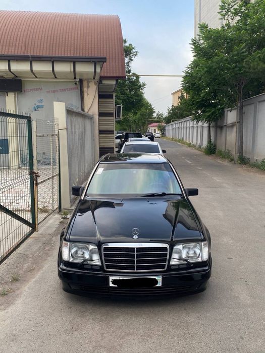 Mercedes-Benz W124 E320  «Волчок»