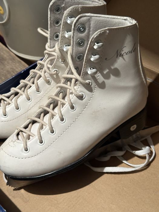 Продам коньки для девочки 33 размер