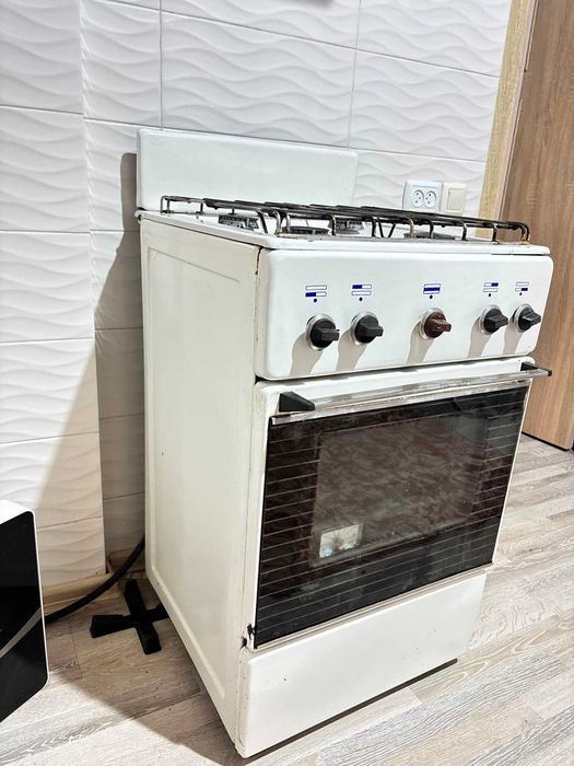 продам газовую плиту