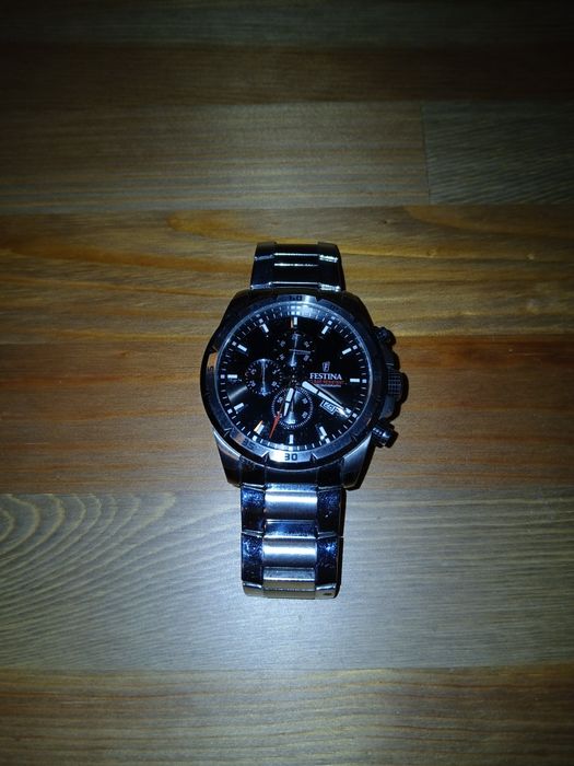 Кварцов часовник Festina