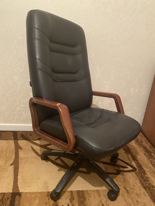 Продам офисное кресло