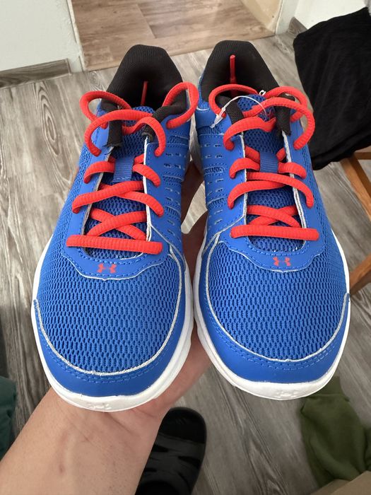Чисто нови детски обувки Under Armour