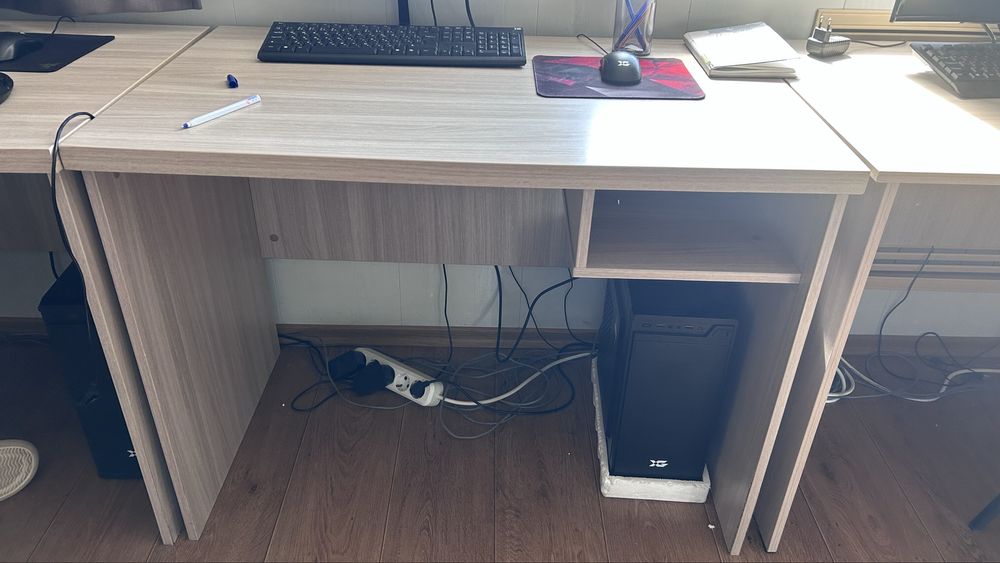 Офисные столы в отличном состоянии
