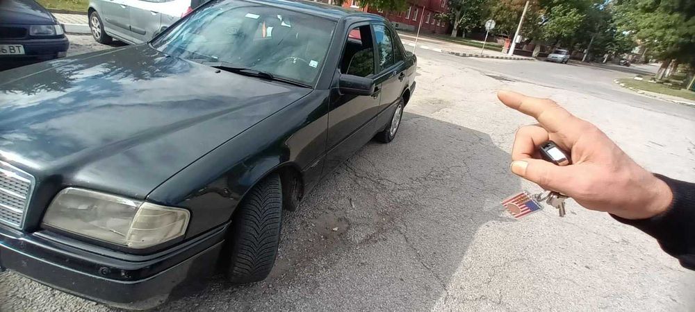 Mercedes-Benz(Мерцедес-Бенз) C250 Turbo diesel W202 на части