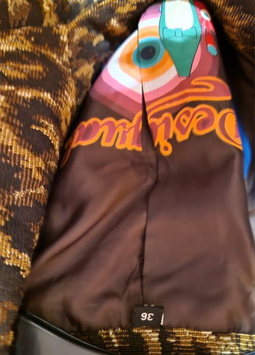 Пухкав пуловер Guess, тренчкот-сако на Desiqual